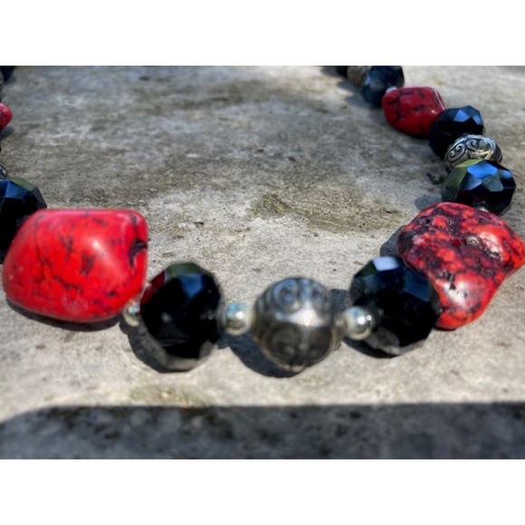 SALE Handmade Black Red Necklace - Howlite & Faceted Beads Statement Necklace - Picture 4 of 6